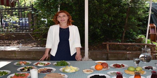 Sağlık Bakanlığı örnek sahur ve iftar sofrası hazırladı