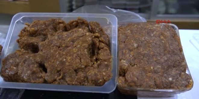 Kayseri'de ramazan ayının vazgeçilmezi sucuk içi