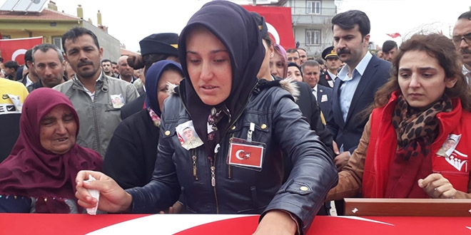 Şehit eşinden hainlere tokat gibi yanıt