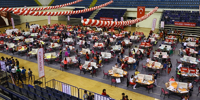Gençler 'teknoloji yıldızı' olmak için hünerlerini sergiledi