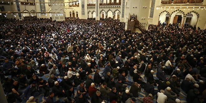 Büyük Çamlıca Camii'ne yoğun ilgi