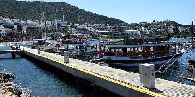 Bodrum eşsiz koylarıyla ziyaretçilerini büyülüyor