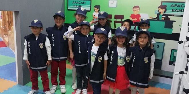 Öğrencilerin hayalini öğretmenleri gerçekleştirdi