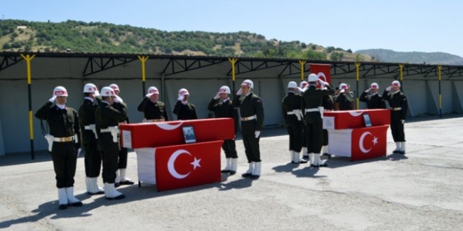 Şırnak'ta şehit düşen askerlerin cenazeleri memleketlerine uğurlandı