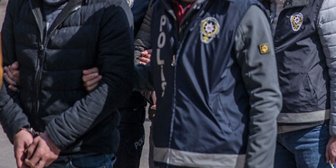 YSK önünde alkollü protesto girişimine müdahale