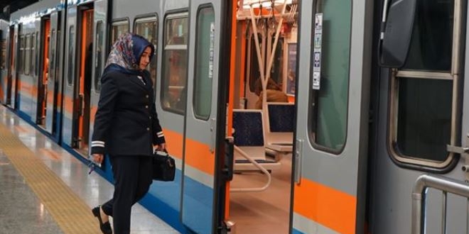 İstanbul'da raylı sistemde sefer saatleri uzatıldı