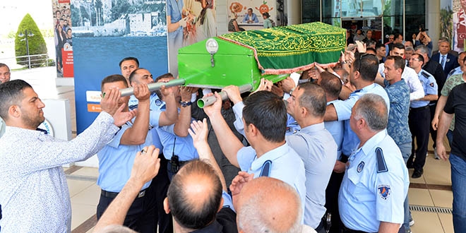 Hastalığa yenik düşen zabıta memuru toprağa verildi