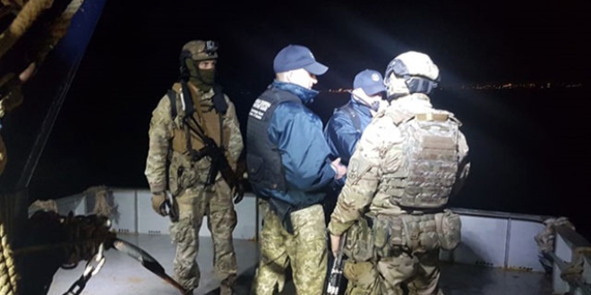 Ukrayna, üç Türk balıkçı teknesine el koydu