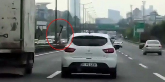 Trafikte baltayla tehdit eden kişi tutuklandı