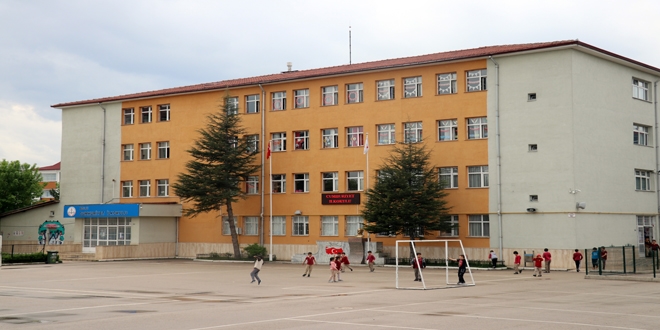 Öğrenciye tokat atan öğretmene soruşturma