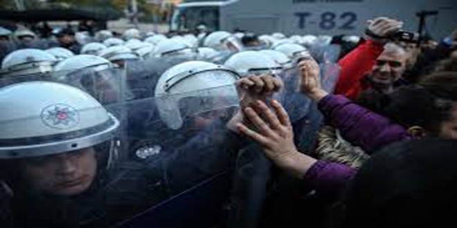 Diyarbakr'da izinsiz gsteriye polis mdahale etti