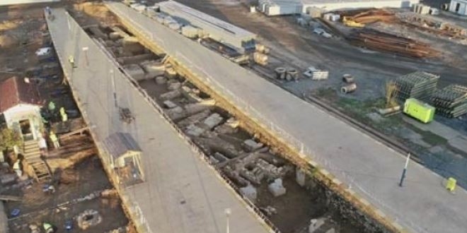 Haydarpaşa'da ortaya çıkan 1700 yıllık tarih havadan görüntülendi