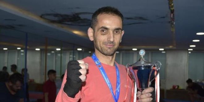 Atanamayan öğretmen avrupa şampiyonu oldu
