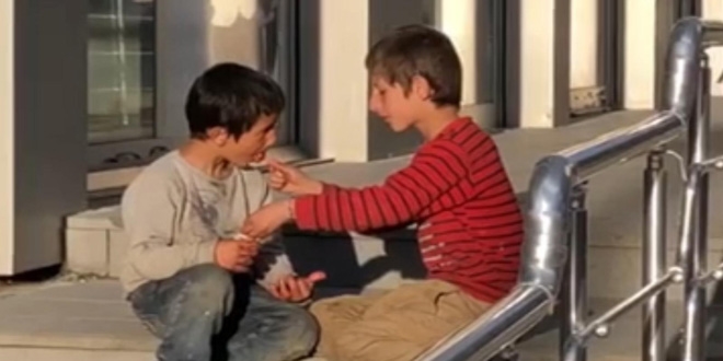 Çocukların yemek paylaşımı duygulandırdı
