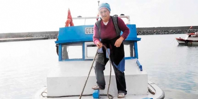 Bakan Pakdemirli'den Havva anneye çiçek