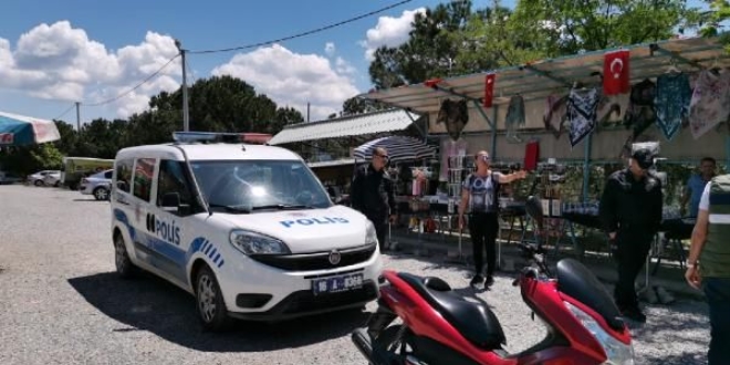 Cami yanında sigara içen kadına, imamdan tepki