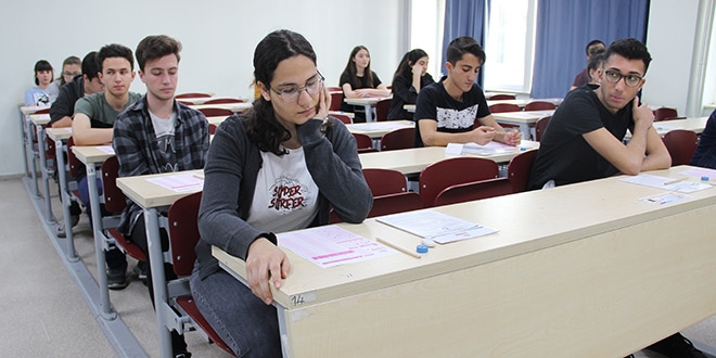 YKS'ye girecek adaylar için sınav provası