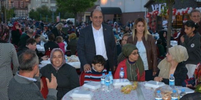 Gülüç'te 3 bin kişi Başkan Demirtaş'ın iftarında buluştu