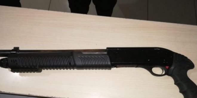 Kargoda bekletilen ruhsatsız 20 pompalı tüfek ele geçirildi