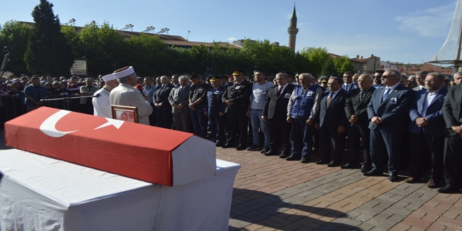 Şehit Uzman Çavuş toprağa verildi