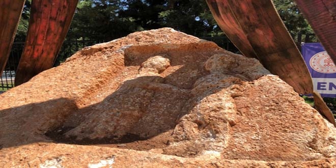 Roma dönemine ait 'veda sahnesi' kabartması bulundu