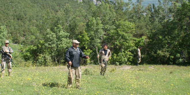 1,5 yandaki Ecrin'e sekizinci gnde de ulalamad