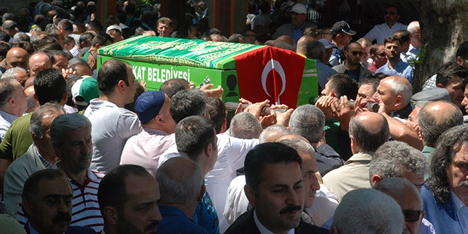 İstinat duvarından düşerek öğretmen toprağa verildi