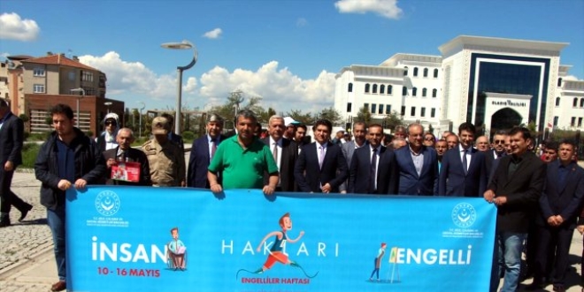 Engellilerin çayda çıra farkındalık yürüyüşü