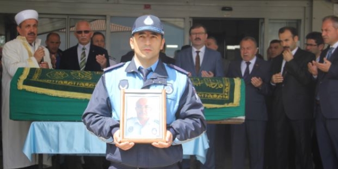Zabıta komiseri kansere yenik düştü