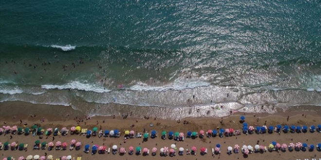Antalya 4,5 ayda nüfusu kadar turist ağırladı