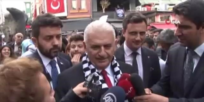 Binali Yıldırım'a Beşiktaş'ta yoğun ilgi