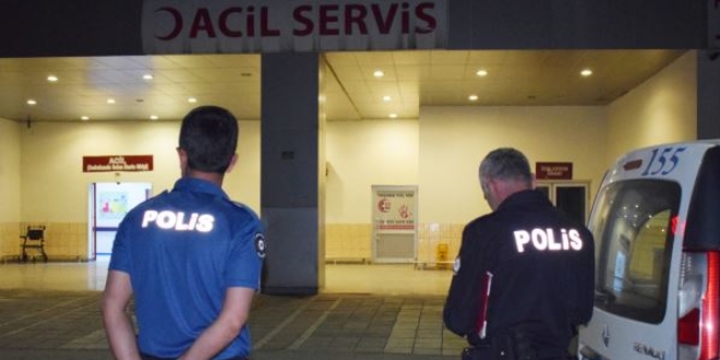 Silahı temizlerken arkadaşını başından vurdu