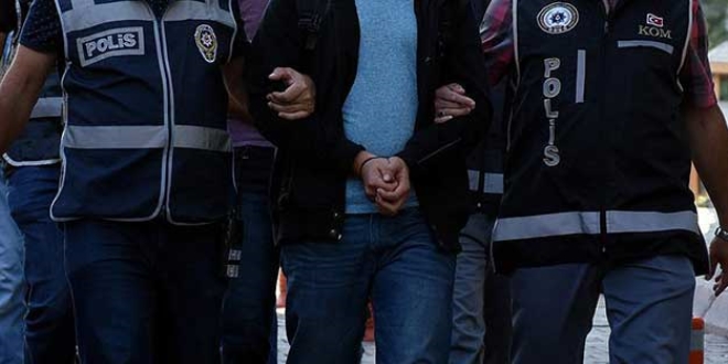 Memur olma vaadiyle dolandırıcılık yapan memur tutuklandı