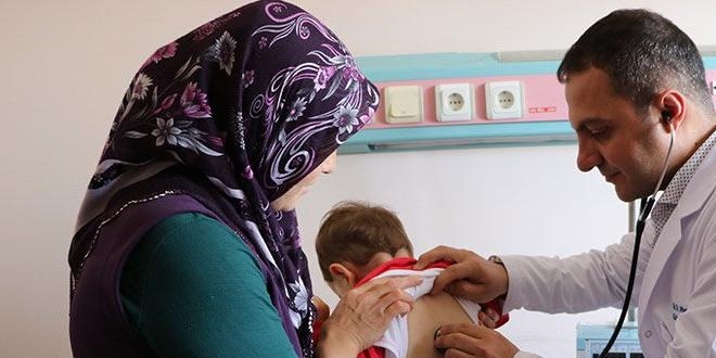 18 aylık çocuğun akciğerine fıstık kaçtı