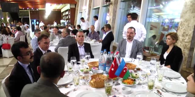 Türk iş adamlarından şehit aileleri için iftar sofrası