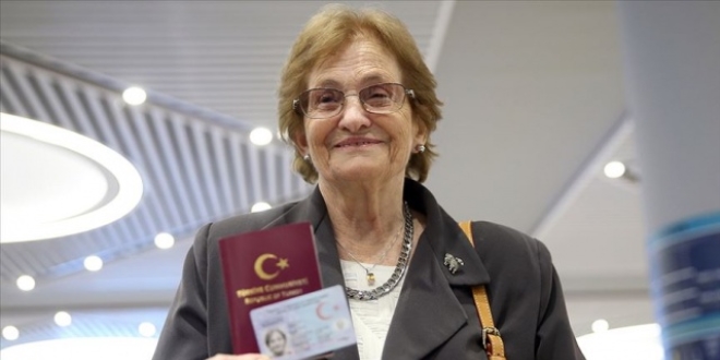 69 yıldır vatan hasreti çeken Raşel Kazes Türkiye'de