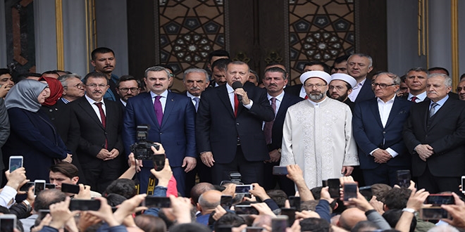 Erdoğan: Bu işi hırsızlara bırakmayacağız