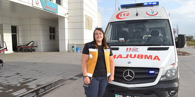 Kadın ambulans şoförü yollara meydan okuyor
