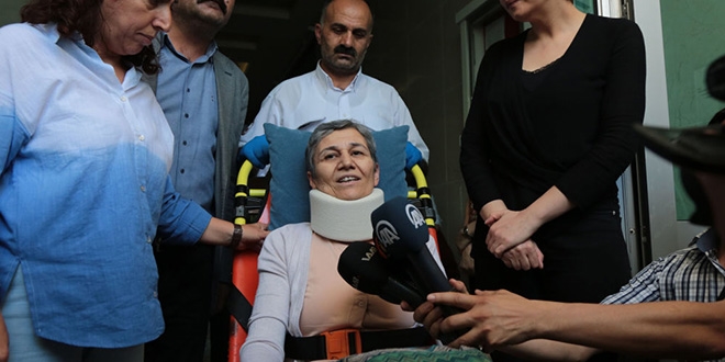 HDP'li milletvekilleri 'açlık grevi'ni sonlandırdı