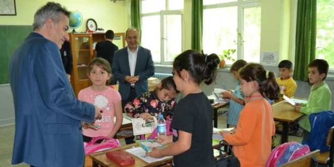 Milli Eğitim Müdürü öğrencilerle bir araya geldi