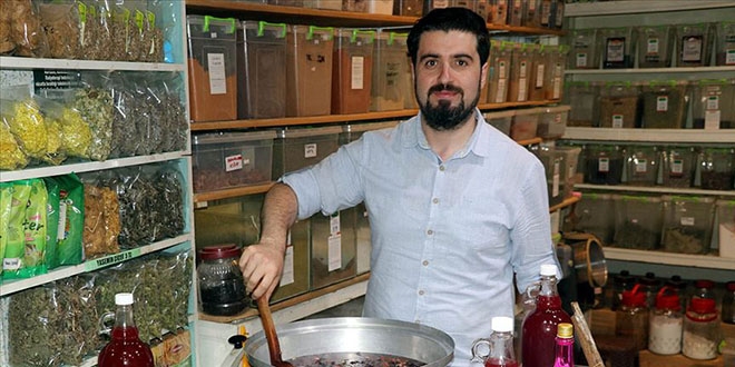 6 asırlık tarifle Osmanlı şerbeti kaynatıyor