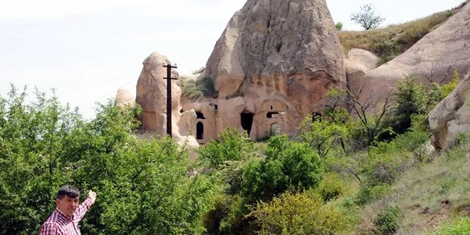 1301 nüfuslu köyde 23 kilise bulunuyor