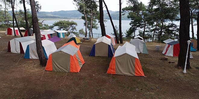 Gökova'da çadırda tatil keyfi