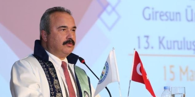 Giresun Üniversitesi Rektörü Coşkun görevinden istifa etti