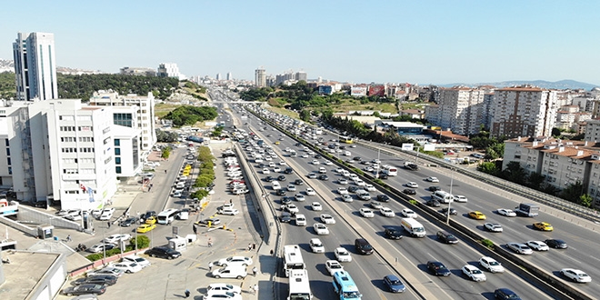 Trafikte bayram yoğunluğu başladı