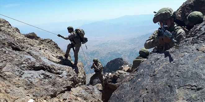 Mehmetçiğin pençesi Hakurk'un zirvesinde