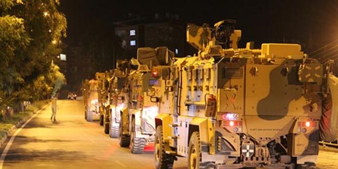 Sınır birliklerine gece sevkiyatı devam ediyor
