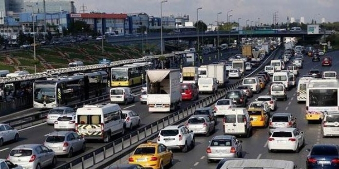 Anadolu Otoyolu'nda trafik durma noktasnda
