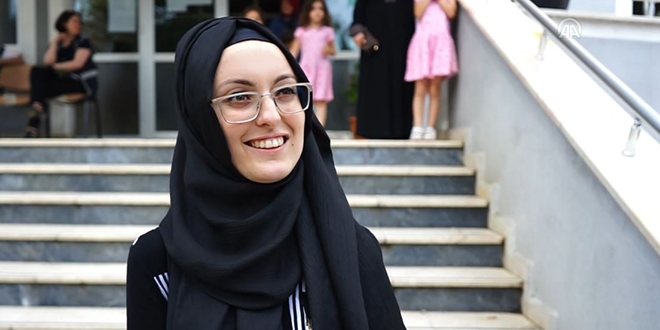 Eşinin yerine aday olmuştu, seçim yarışını kazandı
