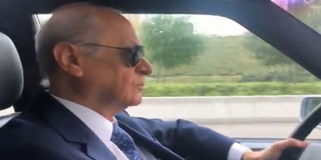 Bahçeli'den 'Aziz İstanbul' eşliğinde Ankara turu